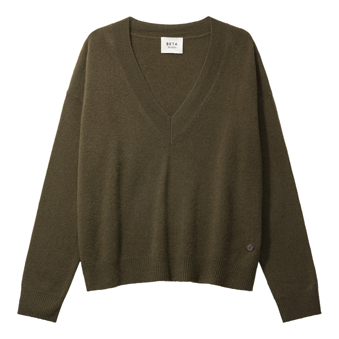 Beta Studios Nanna V-Neck Sweater