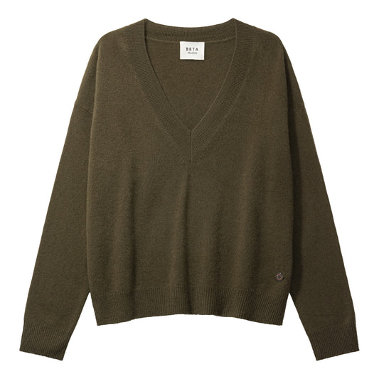 Beta Studios Nanna V-Neck Sweater