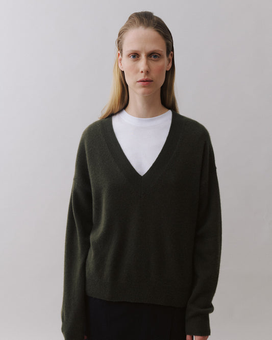 Beta Studios Nanna V-Neck Sweater
